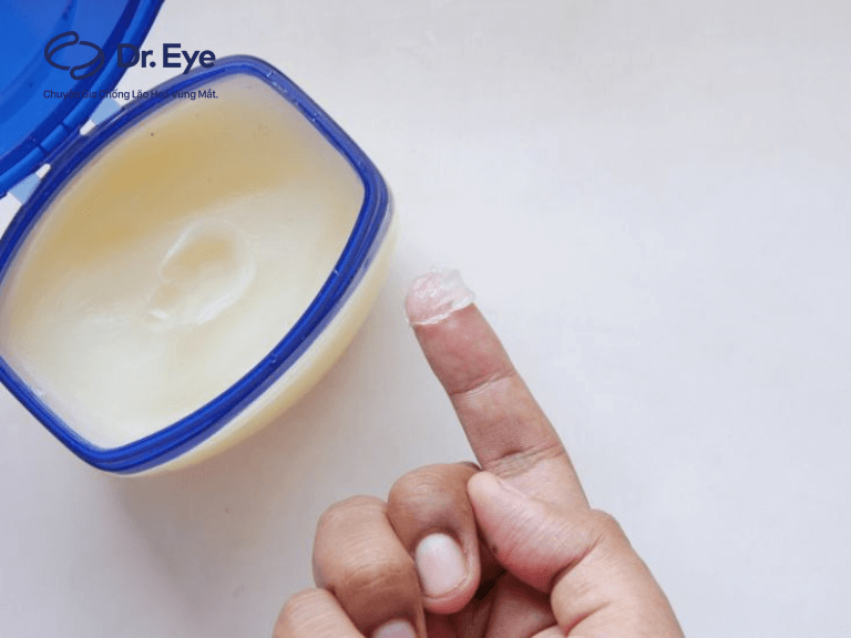 vaseline dưỡng môi có trị thâm mắt không