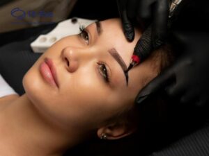 Should you use powder spray or eyebrow sculpting? Detailed comparison
