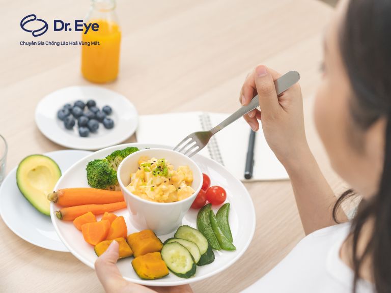 chế độ ăn uống sau khi điêu khắc lông mày bị đứt sợi