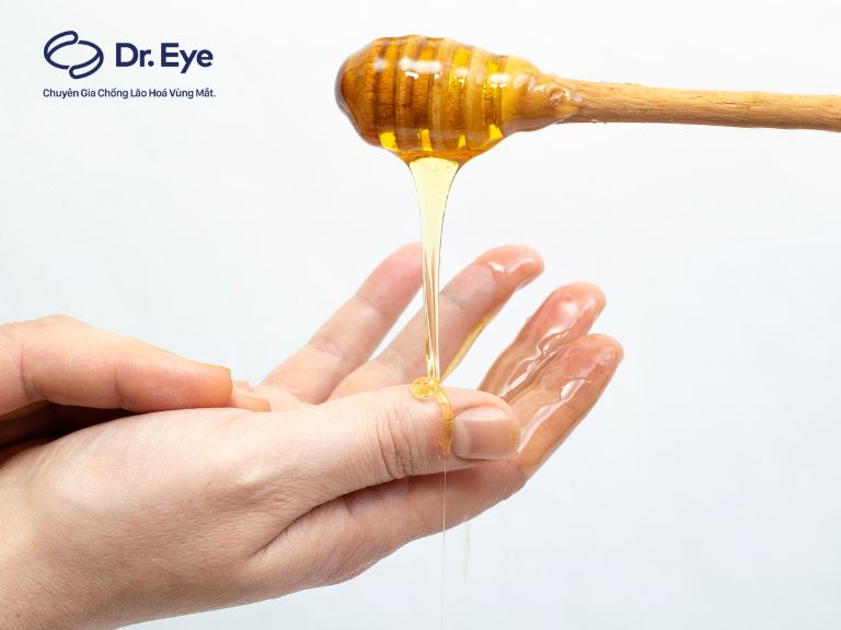 chăm sóc da tay khô bằng mật ong