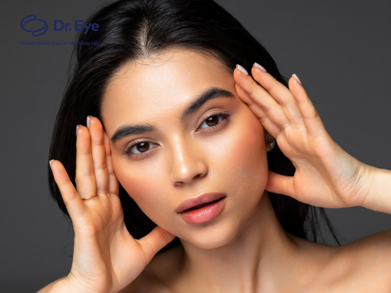 Tướng phụ nữ lông mày rậm